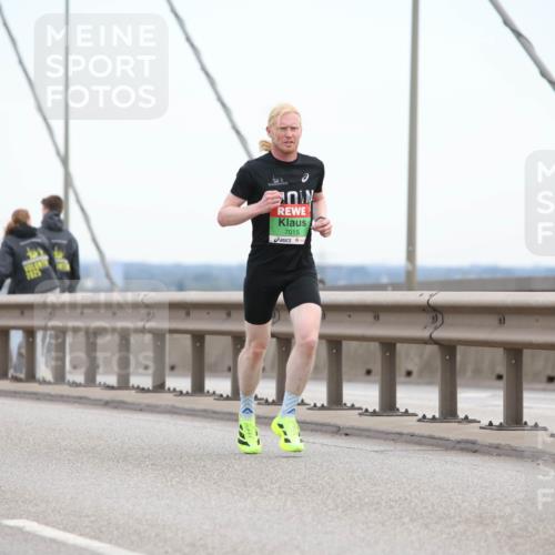 03.10.2025 - Köhlbrandbrückenlauf Lena Gebhardt http://msf.ph/oto/9199632 03.10.2025 15:17:25 Position 1 7015 meine-sportfotos.de