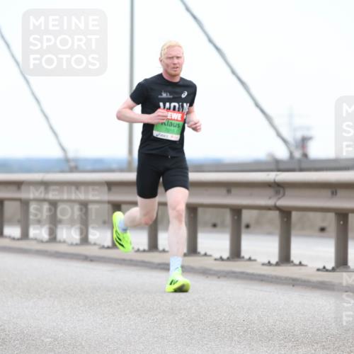 03.10.2025 - Köhlbrandbrückenlauf Lena Gebhardt http://msf.ph/oto/9199633 03.10.2025 15:17:26 Position 1 7015 meine-sportfotos.de