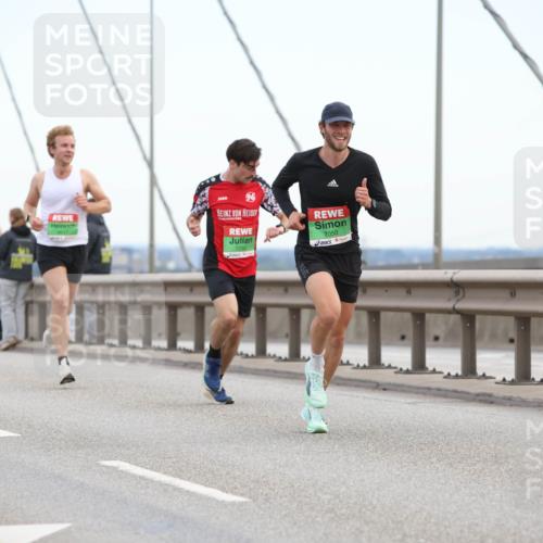 03.10.2025 - Köhlbrandbrückenlauf Lena Gebhardt http://msf.ph/oto/9199690 03.10.2025 15:18:26 Position 1 96, 7050 meine-sportfotos.de