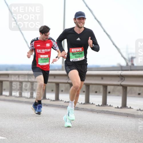 03.10.2025 - Köhlbrandbrückenlauf Lena Gebhardt http://msf.ph/oto/9199692 03.10.2025 15:18:27 Position 1 7250, 7050 meine-sportfotos.de