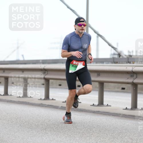 03.10.2025 - Köhlbrandbrückenlauf Lena Gebhardt http://msf.ph/oto/9199726 03.10.2025 15:18:49 Position 1 7 meine-sportfotos.de