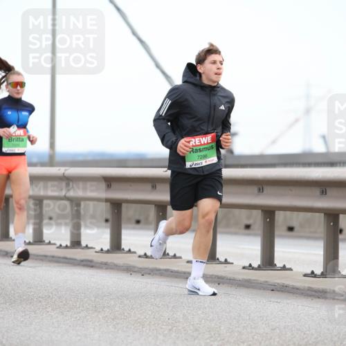 03.10.2025 - Köhlbrandbrückenlauf Lena Gebhardt http://msf.ph/oto/9199733 03.10.2025 15:18:52 Position 1 7020, 7286 meine-sportfotos.de