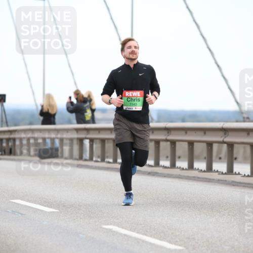 03.10.2025 - Köhlbrandbrückenlauf Lena Gebhardt http://msf.ph/oto/9199757 03.10.2025 15:19:14 Position 1 7143 meine-sportfotos.de