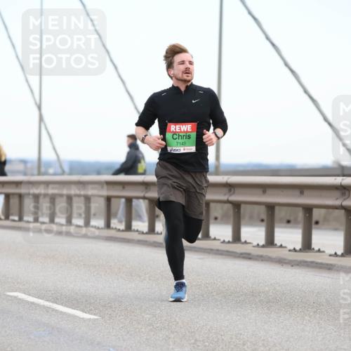 03.10.2025 - Köhlbrandbrückenlauf Lena Gebhardt http://msf.ph/oto/9199761 03.10.2025 15:19:16 Position 1 7143 meine-sportfotos.de