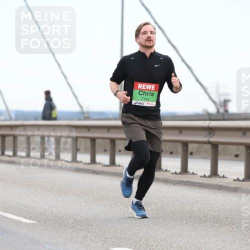 03.10.2025 - Köhlbrandbrückenlauf Lena Gebhardt http://msf.ph/oto/9199764 03.10.2025 15:19:16 Position 1 7143 meine-sportfotos.de