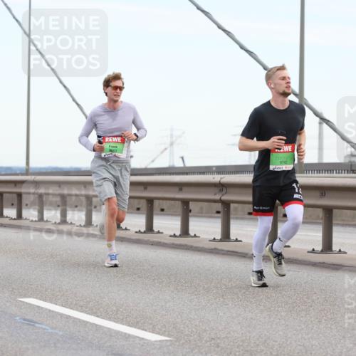 03.10.2025 - Köhlbrandbrückenlauf Lena Gebhardt http://msf.ph/oto/9199775 03.10.2025 15:19:25 Position 1 9663, 9742 meine-sportfotos.de