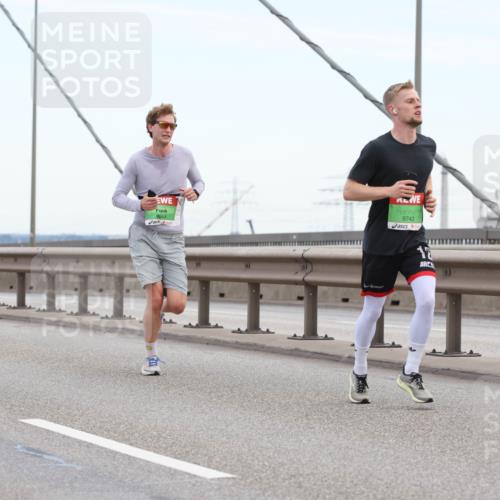03.10.2025 - Köhlbrandbrückenlauf Lena Gebhardt http://msf.ph/oto/9199776 03.10.2025 15:19:25 Position 1 9742 meine-sportfotos.de