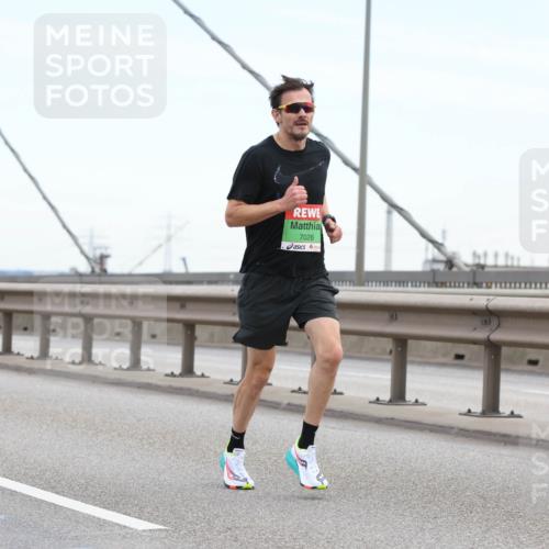 03.10.2025 - Köhlbrandbrückenlauf Lena Gebhardt http://msf.ph/oto/9199805 03.10.2025 15:19:36 Position 1 7026 meine-sportfotos.de