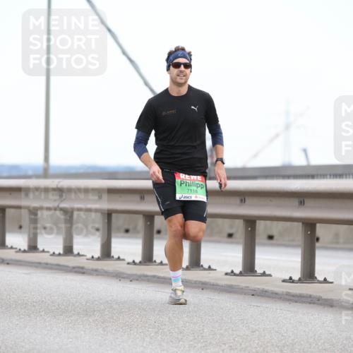 03.10.2025 - Köhlbrandbrückenlauf Lena Gebhardt http://msf.ph/oto/9199806 03.10.2025 15:19:38 Position 1 7118 meine-sportfotos.de