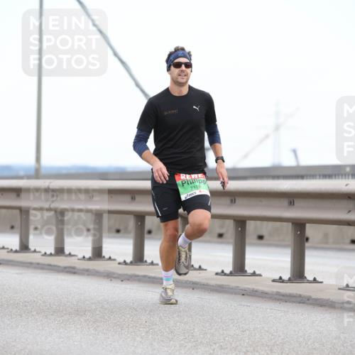 03.10.2025 - Köhlbrandbrückenlauf Lena Gebhardt http://msf.ph/oto/9199807 03.10.2025 15:19:38 Position 1 7118 meine-sportfotos.de