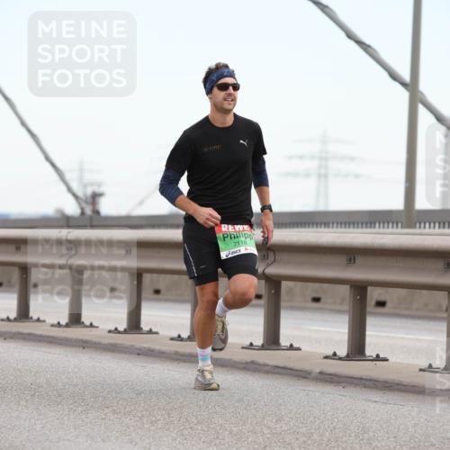 03.10.2025 - Köhlbrandbrückenlauf Lena Gebhardt http://msf.ph/oto/9199809 03.10.2025 15:19:38 Position 1 7118 meine-sportfotos.de
