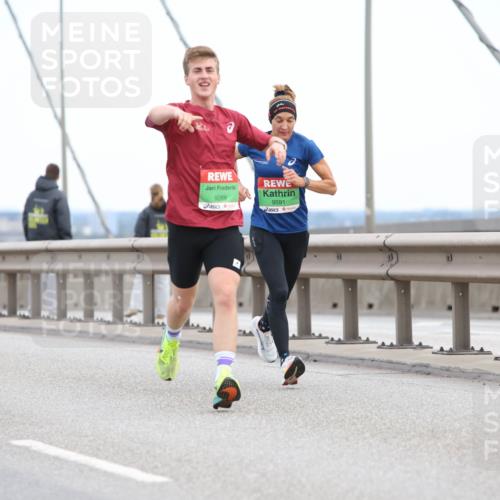 03.10.2025 - Köhlbrandbrückenlauf Lena Gebhardt http://msf.ph/oto/9199830 03.10.2025 15:19:52 Position 1 9269, 9591 meine-sportfotos.de