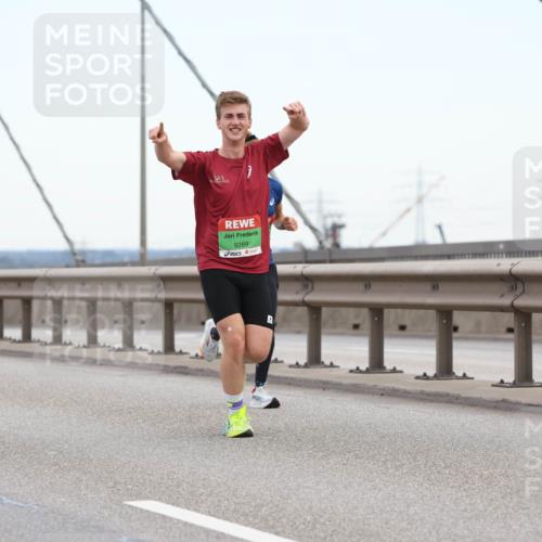 03.10.2025 - Köhlbrandbrückenlauf Lena Gebhardt http://msf.ph/oto/9199832 03.10.2025 15:19:54 Position 1 9269 meine-sportfotos.de
