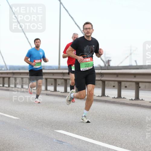 03.10.2025 - Köhlbrandbrückenlauf Lena Gebhardt http://msf.ph/oto/9199875 03.10.2025 15:20:14 Position 1 9707 meine-sportfotos.de