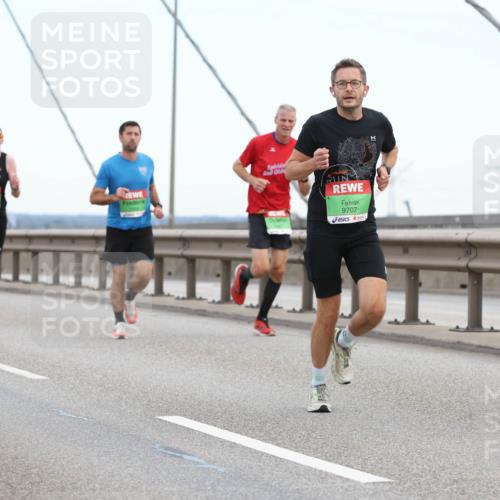 03.10.2025 - Köhlbrandbrückenlauf Lena Gebhardt http://msf.ph/oto/9199878 03.10.2025 15:20:15 Position 1 9707 meine-sportfotos.de