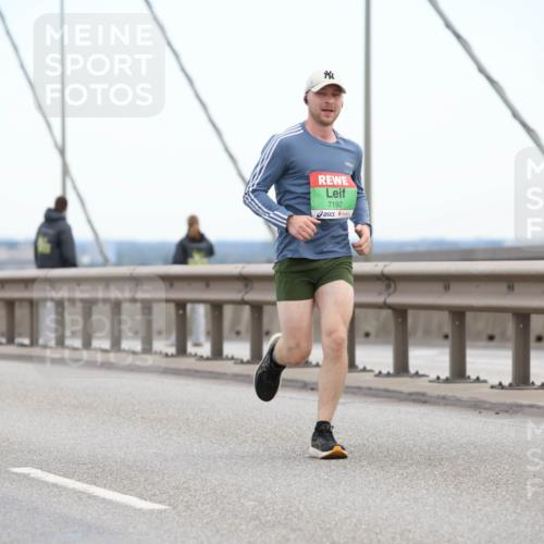 03.10.2025 - Köhlbrandbrückenlauf Lena Gebhardt http://msf.ph/oto/9199918 03.10.2025 15:20:29 Position 1 7197 meine-sportfotos.de