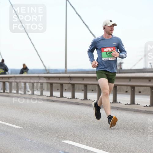 03.10.2025 - Köhlbrandbrückenlauf Lena Gebhardt http://msf.ph/oto/9199922 03.10.2025 15:20:30 Position 1 7197 meine-sportfotos.de