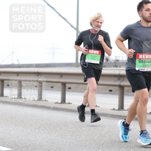 03.10.2025 - Köhlbrandbrückenlauf Lena Gebhardt http://msf.ph/oto/9199943 03.10.2025 15:20:40 Position 1 9751, 9594 meine-sportfotos.de