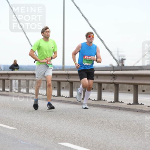 03.10.2025 - Köhlbrandbrückenlauf Lena Gebhardt http://msf.ph/oto/9199960 03.10.2025 15:20:50 Position 1 7100, 7082 meine-sportfotos.de