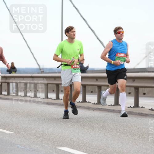 03.10.2025 - Köhlbrandbrückenlauf Lena Gebhardt http://msf.ph/oto/9199961 03.10.2025 15:20:51 Position 1 7100, 7072, 82 meine-sportfotos.de