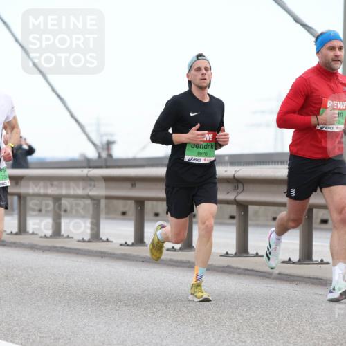 03.10.2025 - Köhlbrandbrückenlauf Lena Gebhardt http://msf.ph/oto/9199982 03.10.2025 15:20:56 Position 1 7040, 8976, 3 meine-sportfotos.de