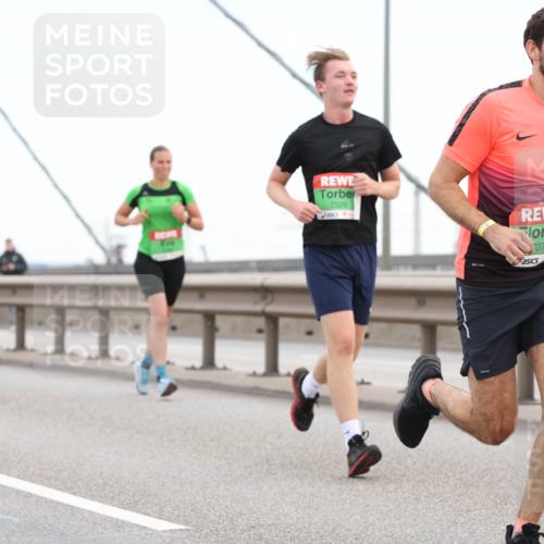 03.10.2025 - Köhlbrandbrückenlauf Lena Gebhardt http://msf.ph/oto/9199999 03.10.2025 15:21:00 Position 1 7029, 079 meine-sportfotos.de