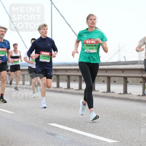 03.10.2025 - Köhlbrandbrückenlauf Lena Gebhardt http://msf.ph/oto/9200051 03.10.2025 15:21:15 Position 1 8920, 9438, 7274 meine-sportfotos.de