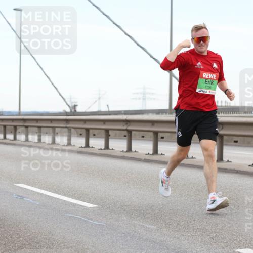 03.10.2025 - Köhlbrandbrückenlauf Lena Gebhardt http://msf.ph/oto/9200080 03.10.2025 15:21:22 Position 1 7120 meine-sportfotos.de