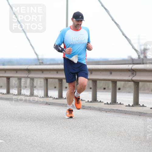 03.10.2025 - Köhlbrandbrückenlauf Lena Gebhardt http://msf.ph/oto/9200102 03.10.2025 15:21:29 Position 1  meine-sportfotos.de