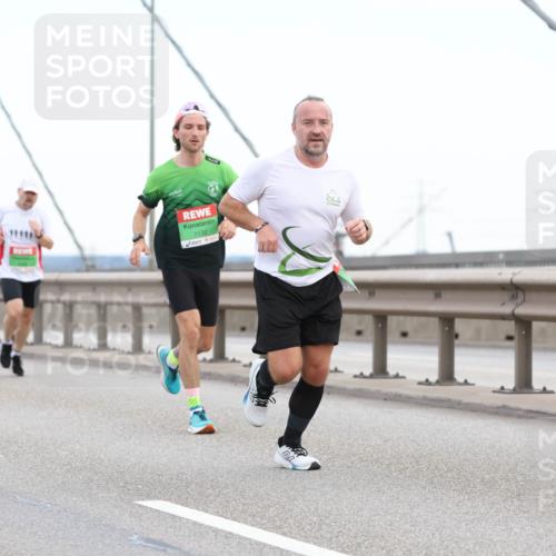 03.10.2025 - Köhlbrandbrückenlauf Lena Gebhardt http://msf.ph/oto/9200184 03.10.2025 15:22:02 Position 1 7132 meine-sportfotos.de