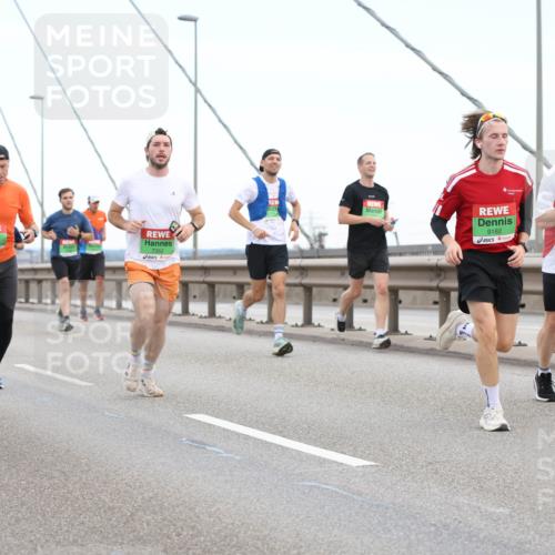 03.10.2025 - Köhlbrandbrückenlauf Lena Gebhardt http://msf.ph/oto/9200200 03.10.2025 15:22:06 Position 1 7614, 7180, 7352, 9182, 9398 meine-sportfotos.de