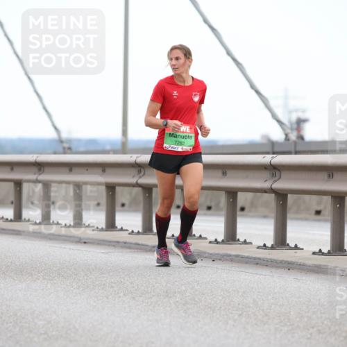 03.10.2025 - Köhlbrandbrückenlauf Lena Gebhardt http://msf.ph/oto/9200224 03.10.2025 15:22:14 Position 1 7262 meine-sportfotos.de