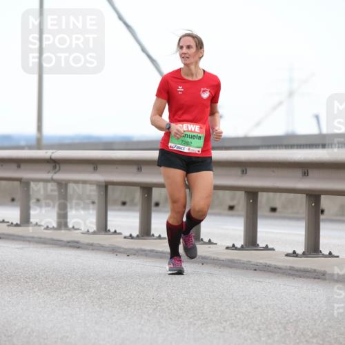 03.10.2025 - Köhlbrandbrückenlauf Lena Gebhardt http://msf.ph/oto/9200226 03.10.2025 15:22:15 Position 1 7262 meine-sportfotos.de
