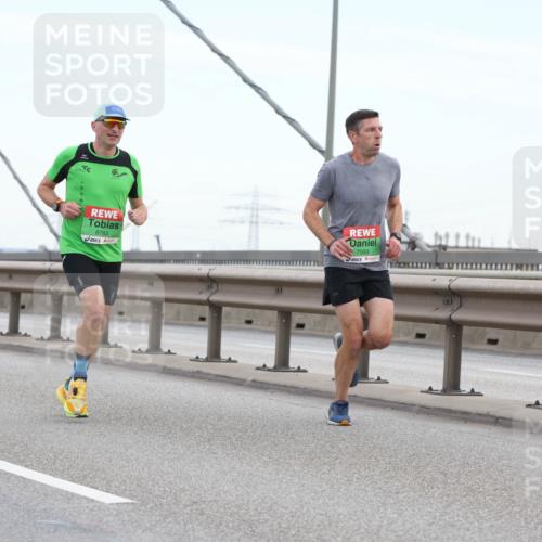 03.10.2025 - Köhlbrandbrückenlauf Lena Gebhardt http://msf.ph/oto/9200259 03.10.2025 15:22:27 Position 1 8783, 7593 meine-sportfotos.de