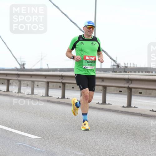 03.10.2025 - Köhlbrandbrückenlauf Lena Gebhardt http://msf.ph/oto/9200263 03.10.2025 15:22:28 Position 1 8783, 7593 meine-sportfotos.de