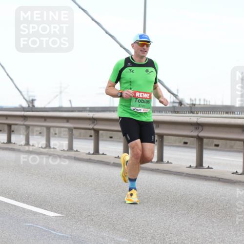 03.10.2025 - Köhlbrandbrückenlauf Lena Gebhardt http://msf.ph/oto/9200264 03.10.2025 15:22:28 Position 1 8783, 7593 meine-sportfotos.de