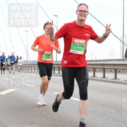 03.10.2025 - Köhlbrandbrückenlauf Lena Gebhardt http://msf.ph/oto/9200271 03.10.2025 15:22:32 Position 1 7185, 9346, 7059 meine-sportfotos.de