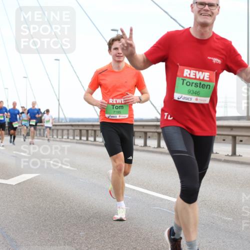 03.10.2025 - Köhlbrandbrückenlauf Lena Gebhardt http://msf.ph/oto/9200272 03.10.2025 15:22:32 Position 1 7185, 9346 meine-sportfotos.de