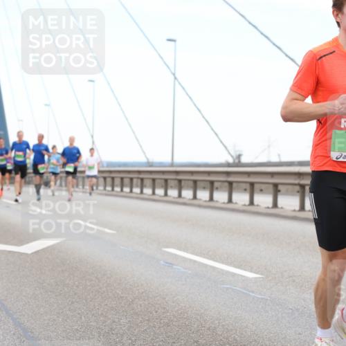 03.10.2025 - Köhlbrandbrückenlauf Lena Gebhardt http://msf.ph/oto/9200276 03.10.2025 15:22:33 Position 1 7185 meine-sportfotos.de
