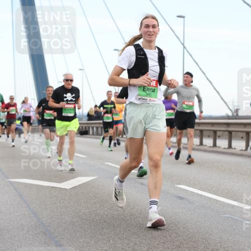 03.10.2025 - Köhlbrandbrückenlauf Lena Gebhardt http://msf.ph/oto/9200300 03.10.2025 15:22:40 Position 1 7193 meine-sportfotos.de