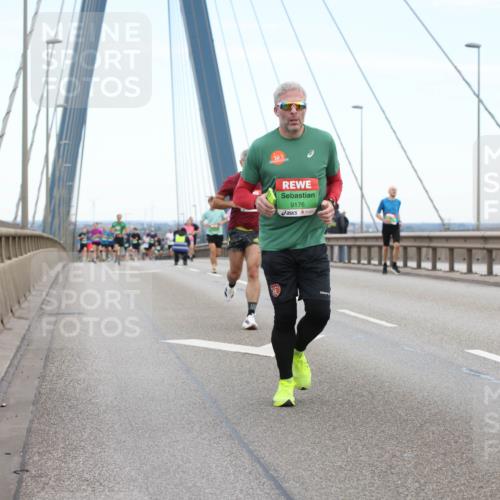 03.10.2025 - Köhlbrandbrückenlauf Lena Gebhardt http://msf.ph/oto/9200317 03.10.2025 15:22:45 Position 1 9176 meine-sportfotos.de