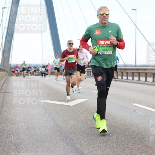 03.10.2025 - Köhlbrandbrückenlauf Lena Gebhardt http://msf.ph/oto/9200319 03.10.2025 15:22:45 Position 1 9176 meine-sportfotos.de