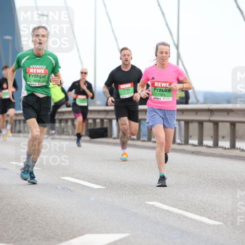 03.10.2025 - Köhlbrandbrückenlauf Lena Gebhardt http://msf.ph/oto/9200348 03.10.2025 15:22:55 Position 1 9659, 7301 meine-sportfotos.de