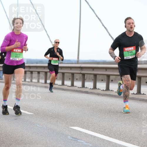 03.10.2025 - Köhlbrandbrückenlauf Lena Gebhardt http://msf.ph/oto/9200366 03.10.2025 15:22:59 Position 1 9717, 7147 meine-sportfotos.de