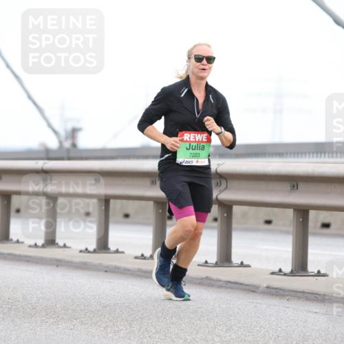 03.10.2025 - Köhlbrandbrückenlauf Lena Gebhardt http://msf.ph/oto/9200376 03.10.2025 15:23:02 Position 1 7223 meine-sportfotos.de