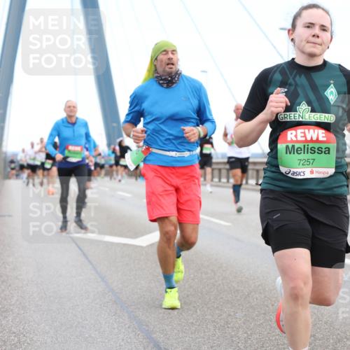 03.10.2025 - Köhlbrandbrückenlauf Lena Gebhardt http://msf.ph/oto/9200404 03.10.2025 15:23:07 Position 1 7257 meine-sportfotos.de