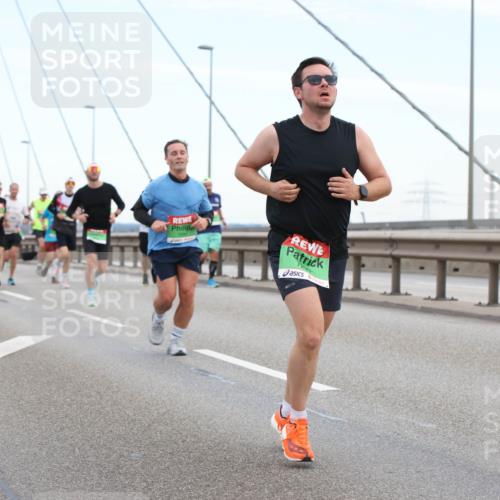 03.10.2025 - Köhlbrandbrückenlauf Lena Gebhardt http://msf.ph/oto/9200433 03.10.2025 15:23:15 Position 1  meine-sportfotos.de