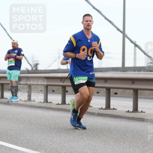 03.10.2025 - Köhlbrandbrückenlauf Lena Gebhardt http://msf.ph/oto/9200470 03.10.2025 15:23:22 Position 1 7780, 8811 meine-sportfotos.de