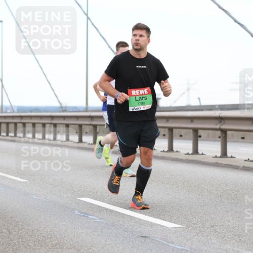 03.10.2025 - Köhlbrandbrückenlauf Lena Gebhardt http://msf.ph/oto/9200475 03.10.2025 15:23:23 Position 1 7780, 9595 meine-sportfotos.de