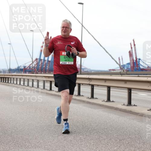 03.10.2025 - Köhlbrandbrückenlauf Lena Gebhardt http://msf.ph/oto/9200541 03.10.2025 16:12:54 Position 2 8476 meine-sportfotos.de